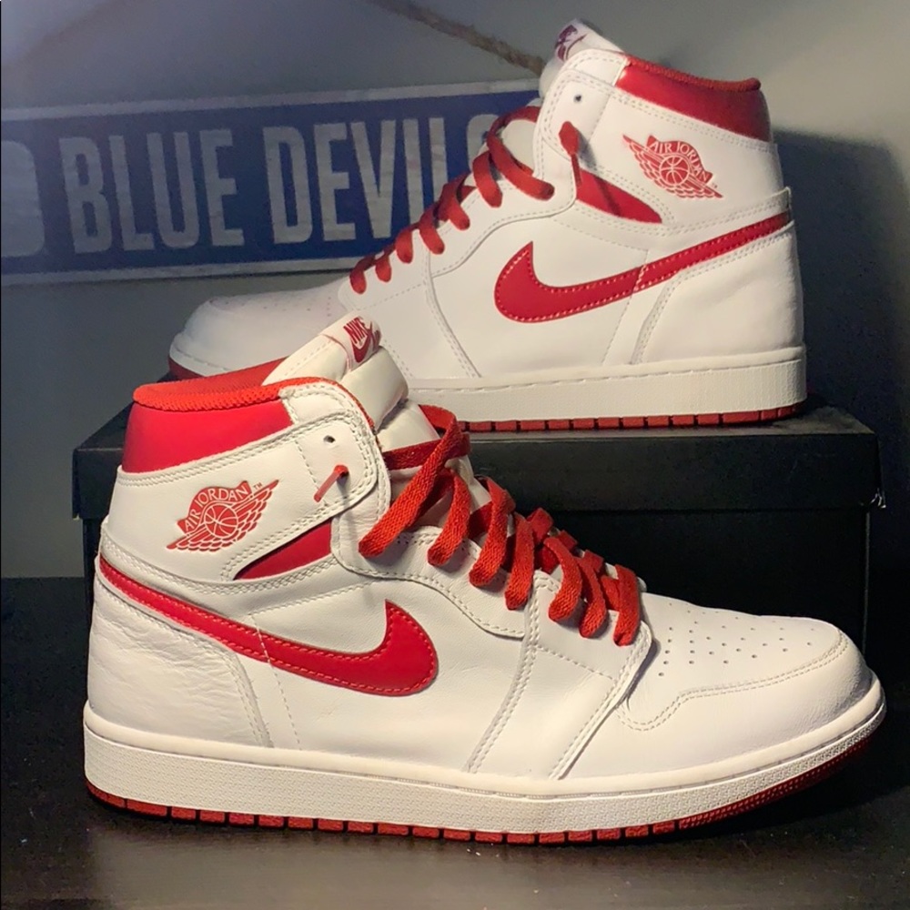 Jordan retro 1 OG “red metallic”